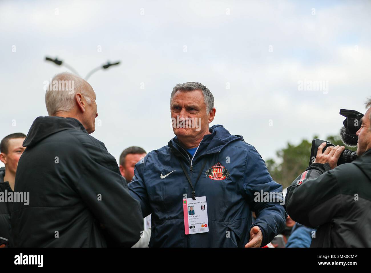 Craven Cottage, Fulham, London, UK. 28th Jan, 2023. FA Cup Football, Fulham versus Sunderland; Sunderland manager Tony Mowbray arriving at the stadium ahead of the match. Credit: Action Plus Sports/Alamy Live News Stock Photo