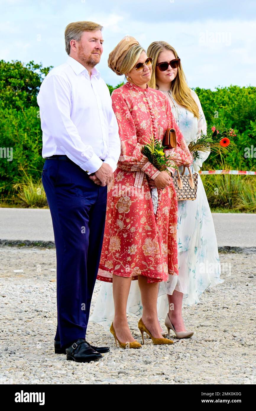 King Willem-Alexander and Queen Maxima of the Netherlands with Princess ...