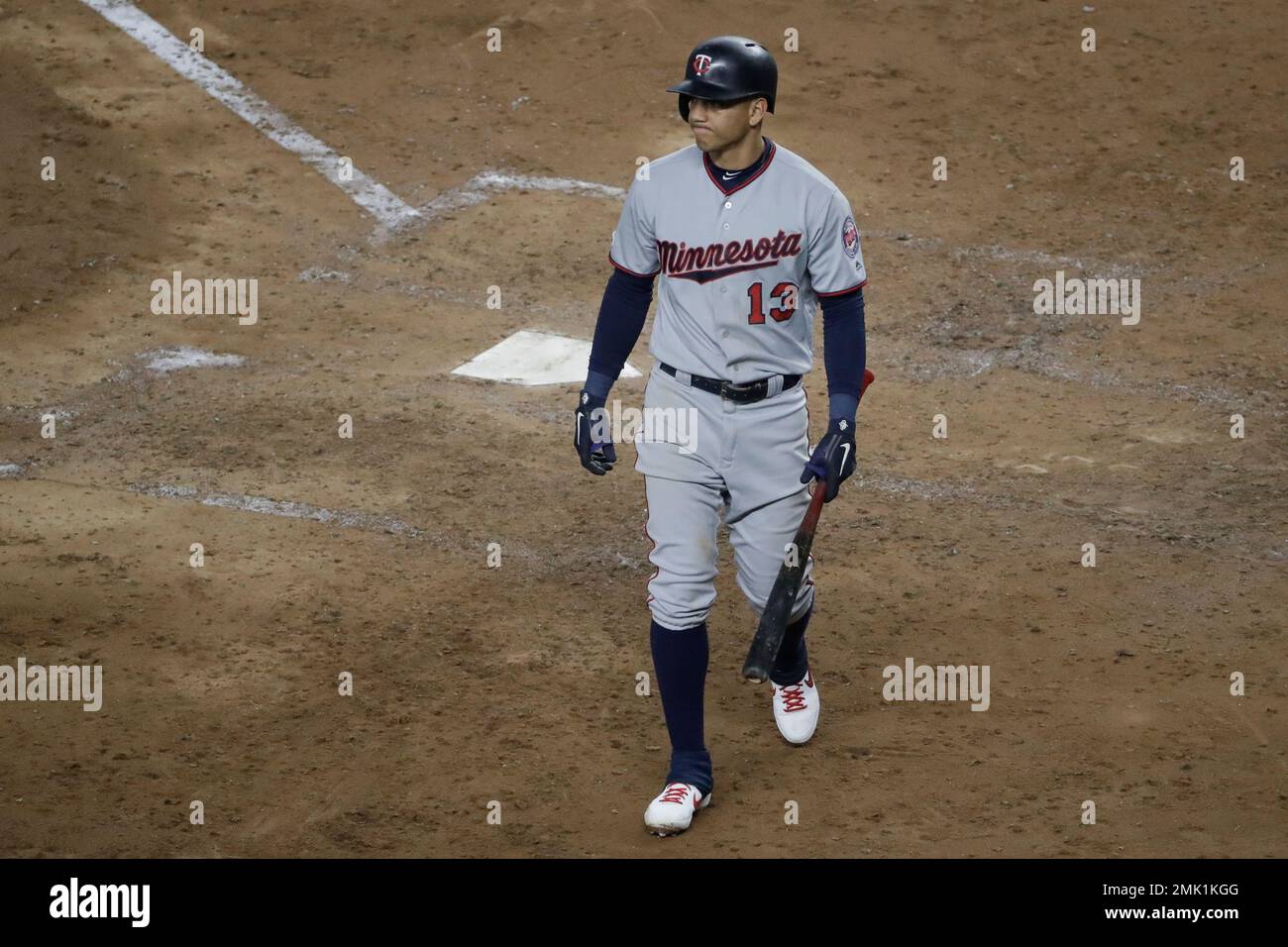 Grading the 2019 Twins: Utility infielder Ehire Adrianza is deservedly back  for 2020 - Twinkie Town