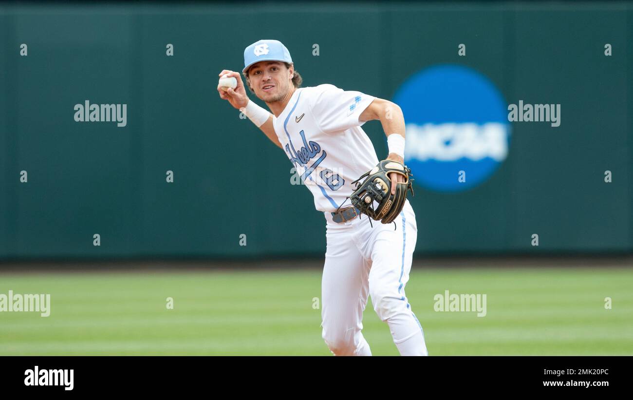 North Carolina's Dylan Enwiller (6) makes a throw during an NCAA college baseball  game, Saturday, April 20, 2019, in Chapel Hill, N.C. (AP Photo/Ben McKeown  Stock Photo - Alamy