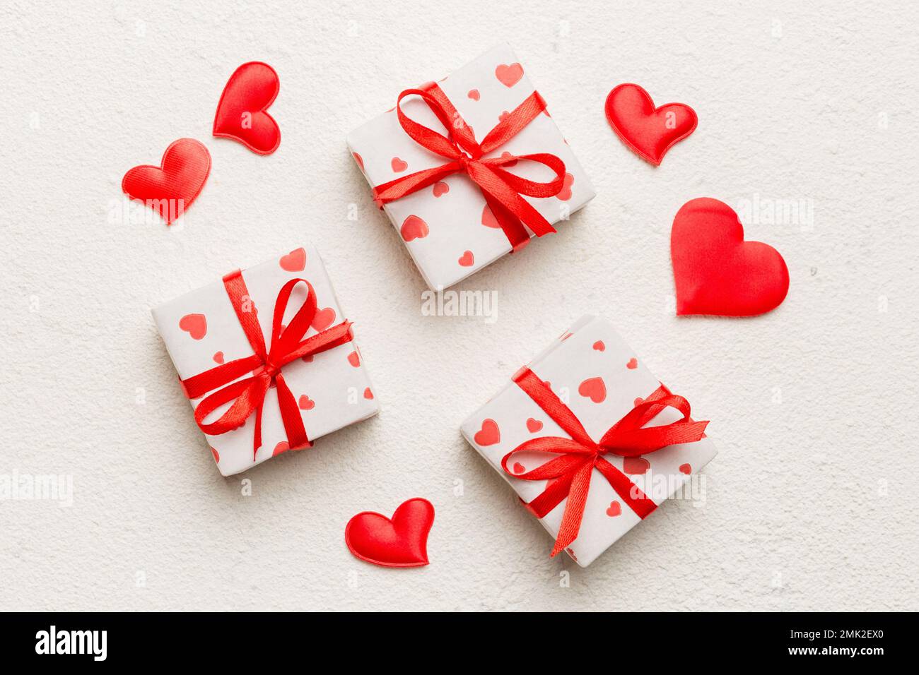 Small card gift box from above hi-res stock photography and images - Page 2  - Alamy