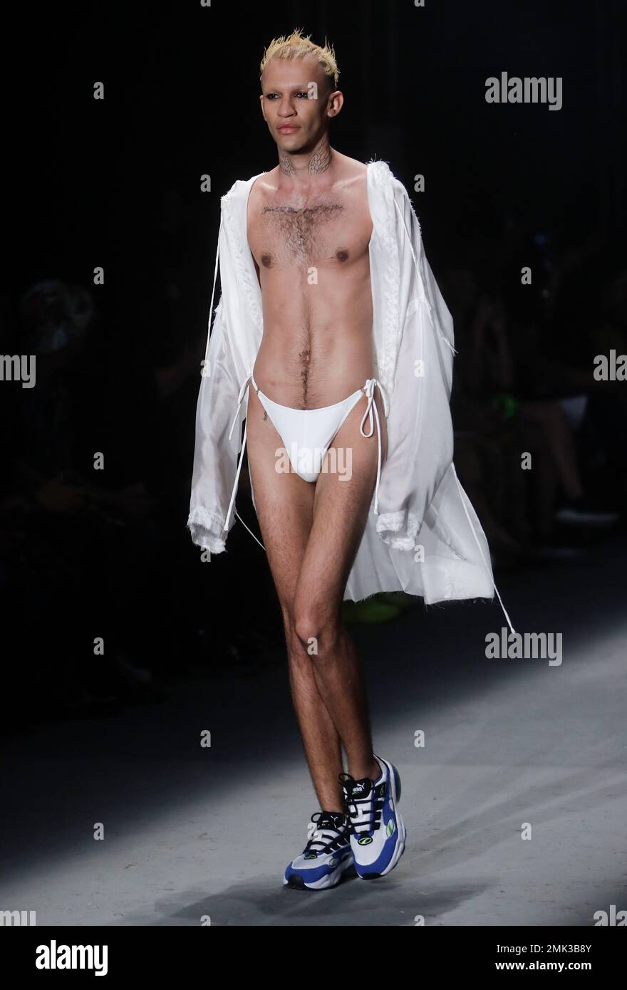 A model wears a creation from the Cacete Company during Sao Paulo Fashion  Week in Sao Paulo, Brazil, Thursday, April 25, 2019. (AP Photo/Andre Penner  Stock Photo - Alamy