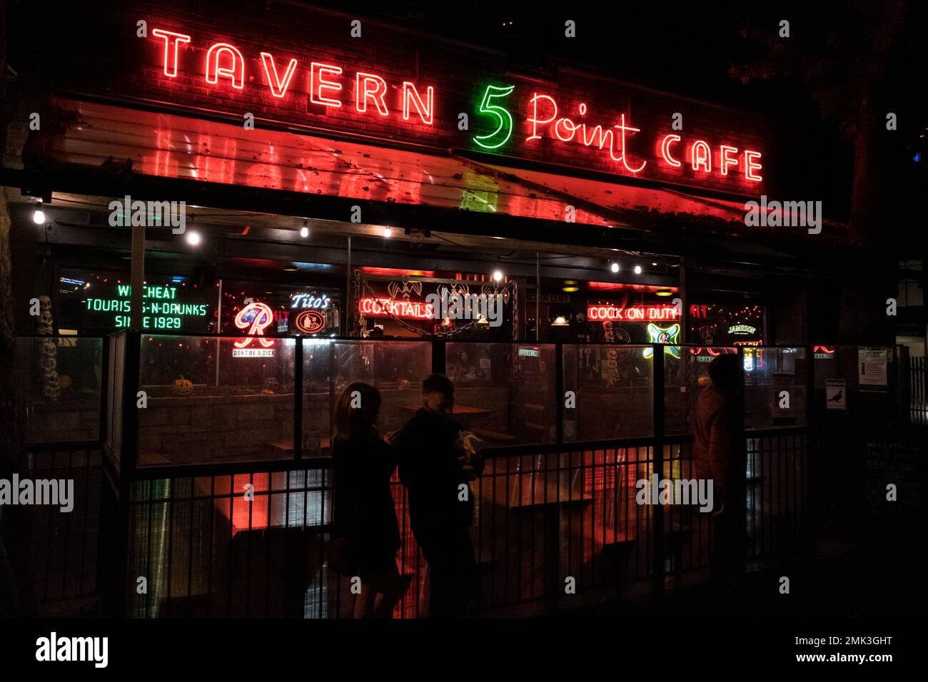 Seattle, USA. 14th, Oct, 2022. Belltown 5 Point Cafe Tavern neon Stock ...