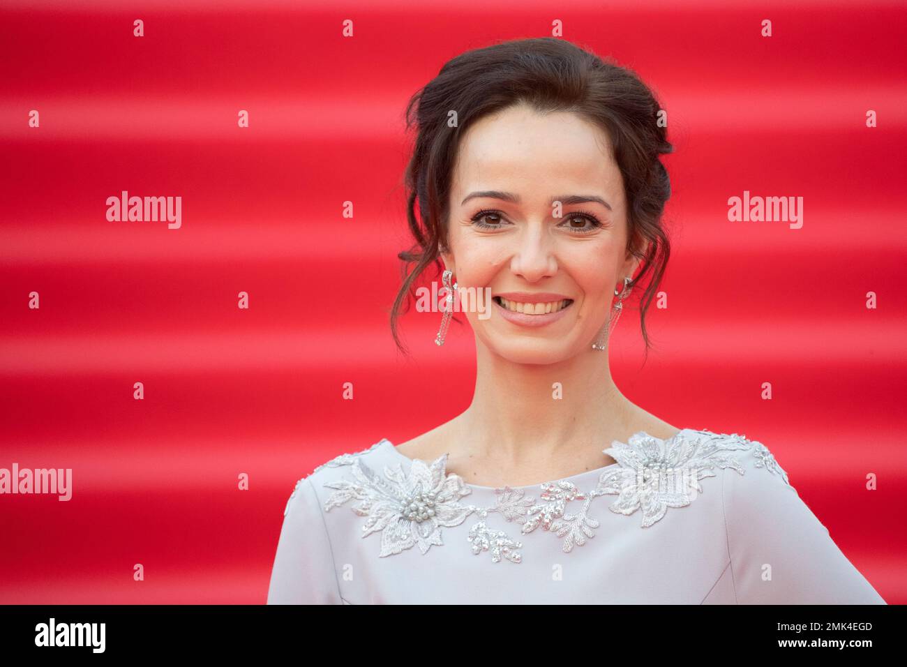 Olomon orasida baland boyli qiz Bu yerda bepul jinsiy aloqa