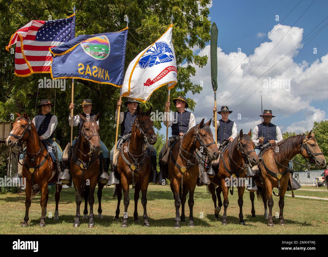 State troopers on horseback hi-res stock photography and images - Alamy
