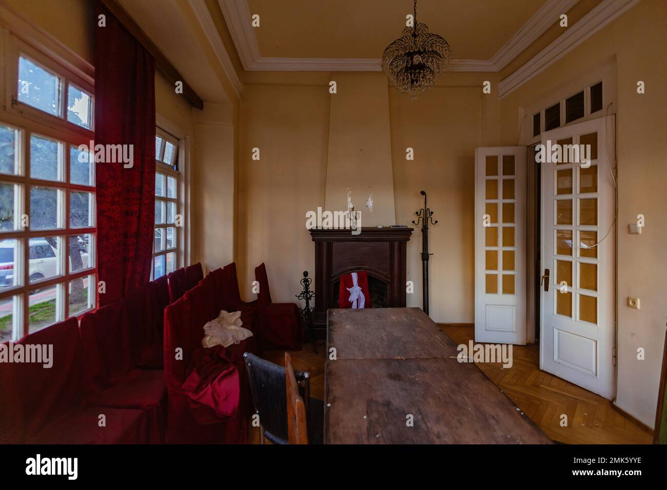 Old abandoned forgotten historical mansion interior Stock Photo - Alamy