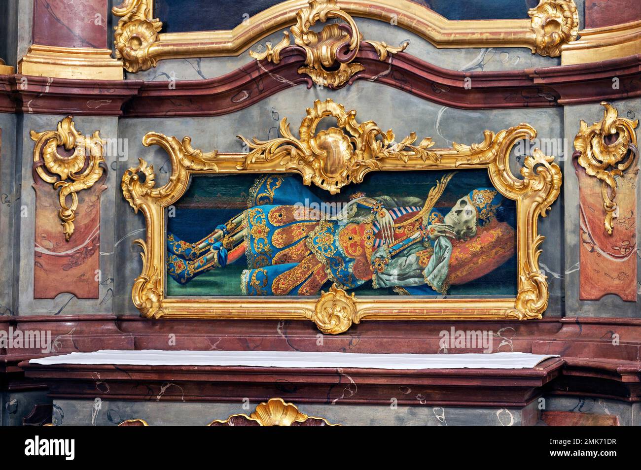 Reliquary of a side altar artfully framed in rocaille frames, Church of