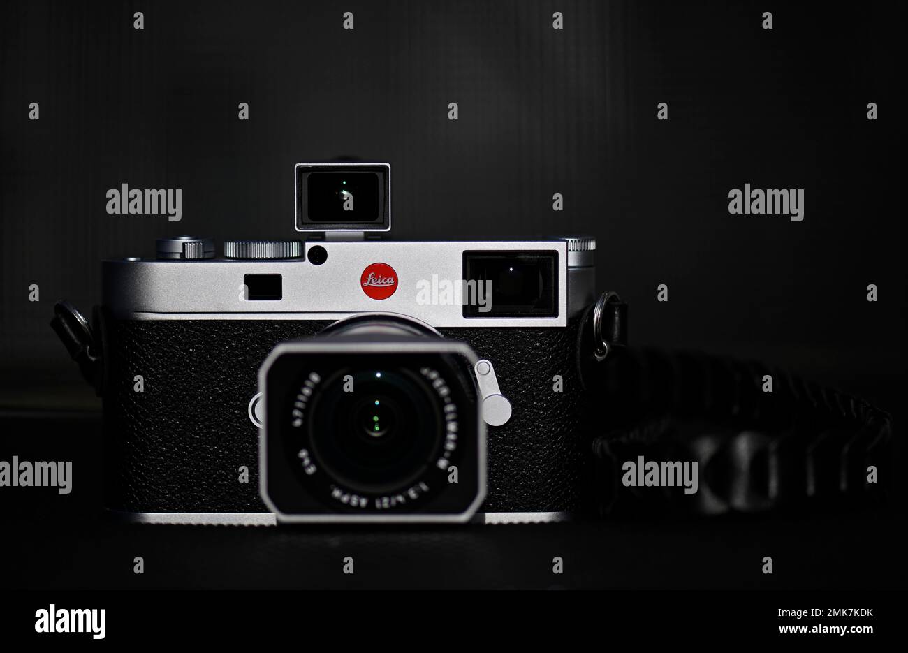 Leica M11 rangefinder camera, 2022, silver chrome-plated, Super-Angulon 21mm ASPH. Leitz Brightline viewfinder 21mm Stock Photo