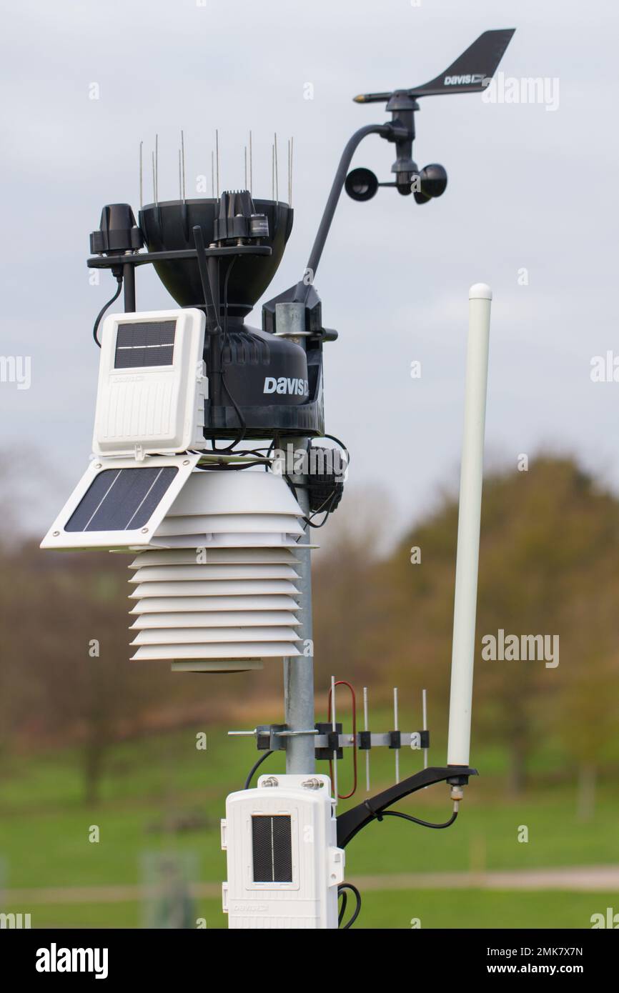 Solar powered weather station hi-res stock photography and images - Alamy