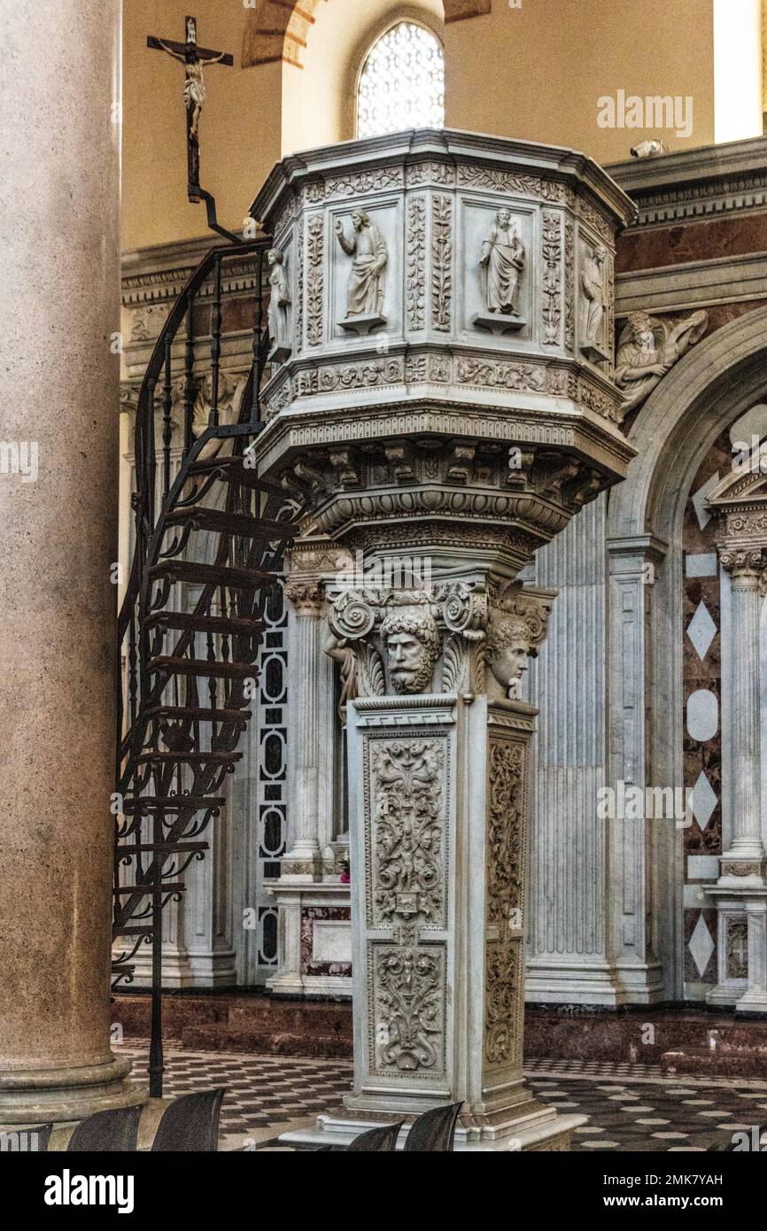 Pulpit, Cathedral Maria SS. Assunta, with the largest mechanical clock