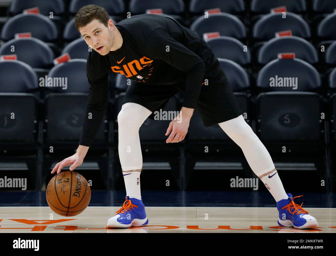 Jimmer Fredette returns to the NBA, signing with the Phoenix Suns