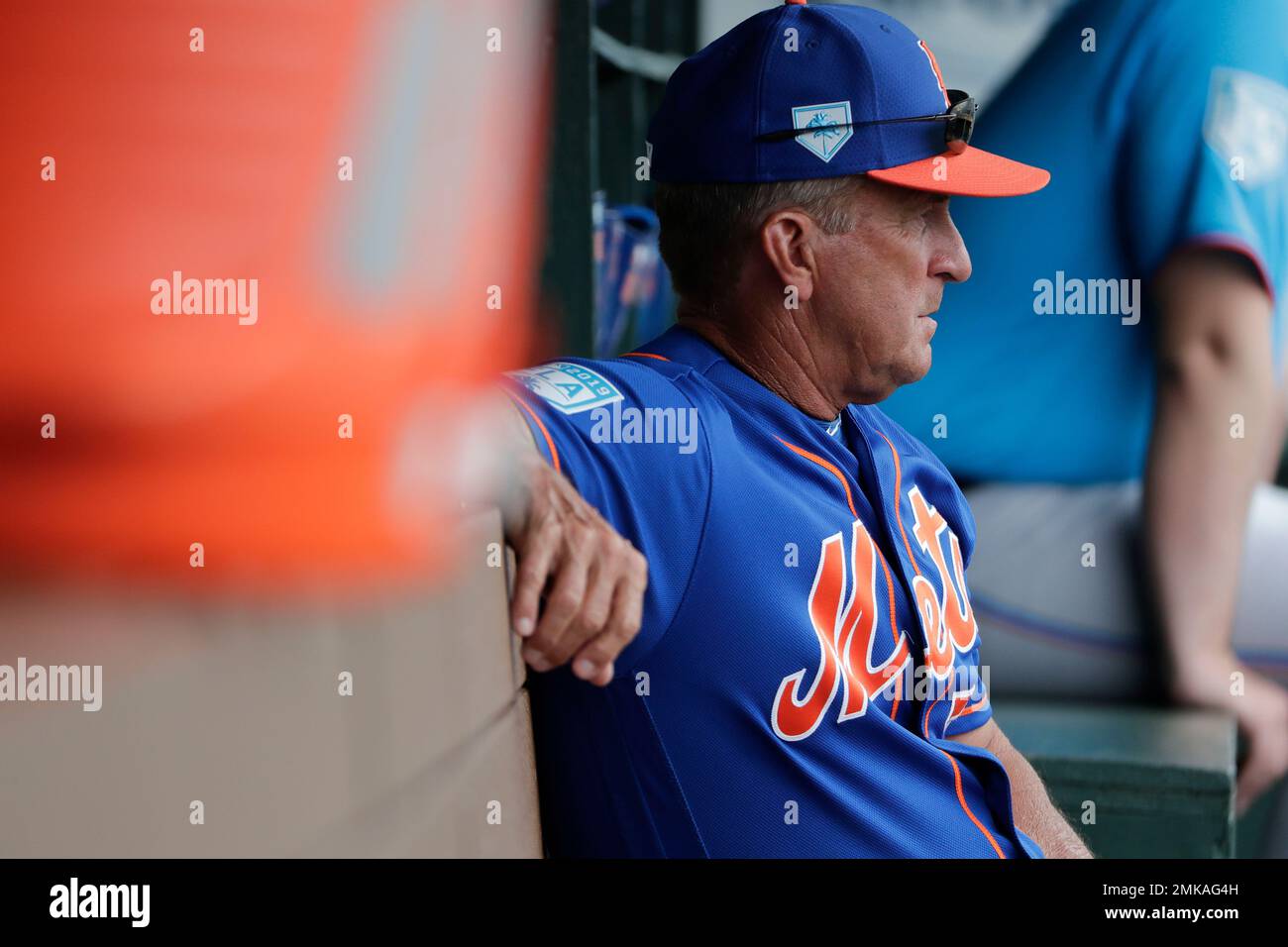 New York Mets bench coach Jim Riggleman (50) sits in the dugout before ...