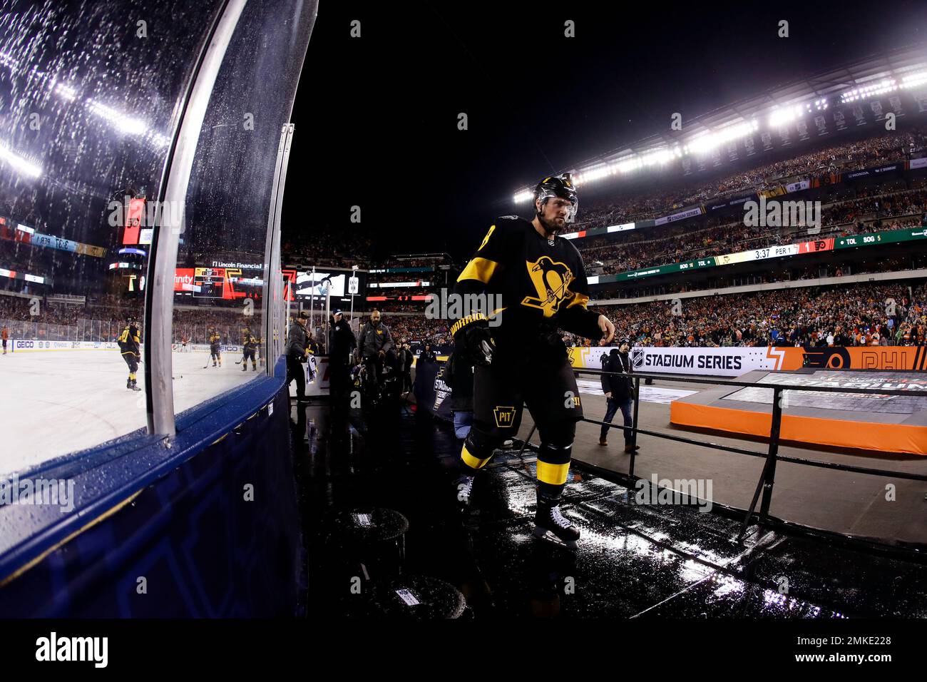 Kris Letang Pittsburgh Penguins Game-Worn 2019 NHL Stadium Series