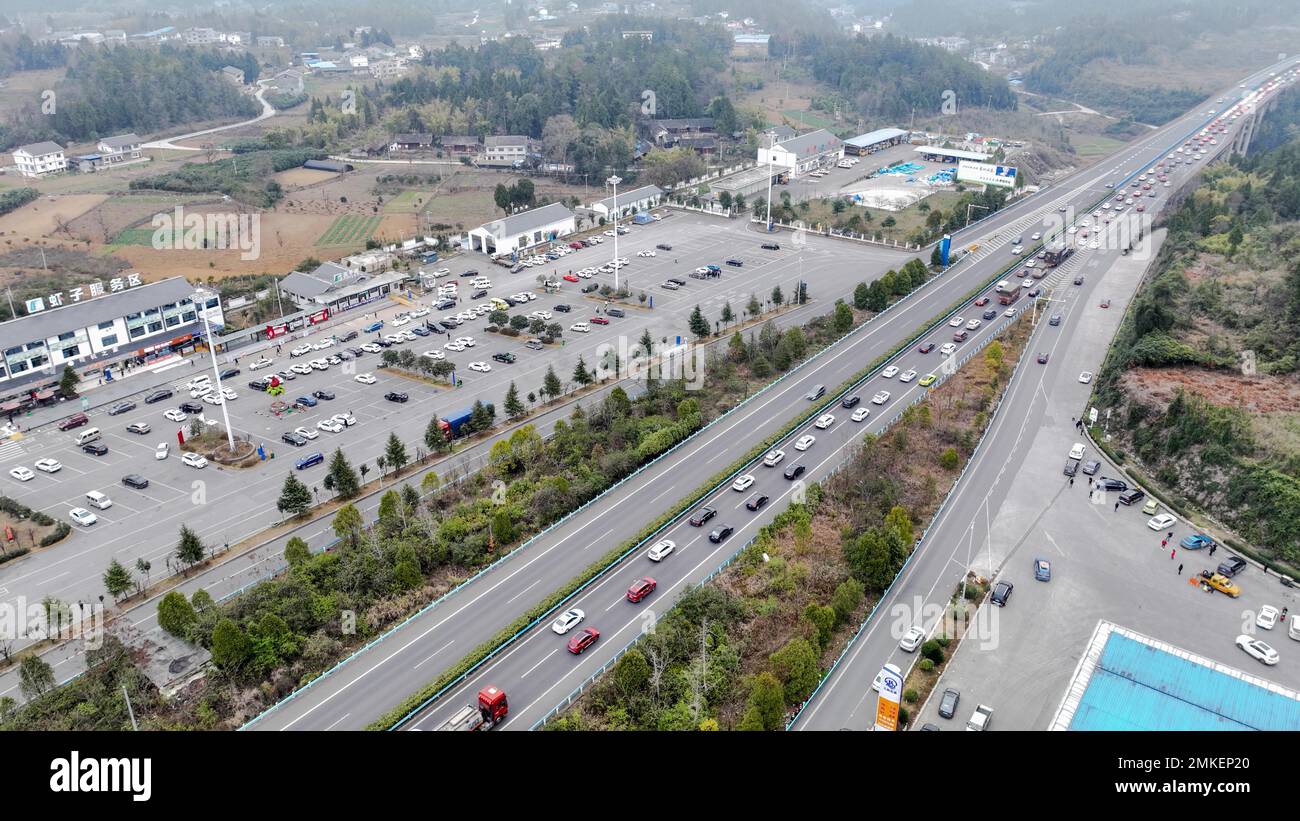 Aerial photo shows the return vehicles on Hangzhou-Ruili Expressway in ...