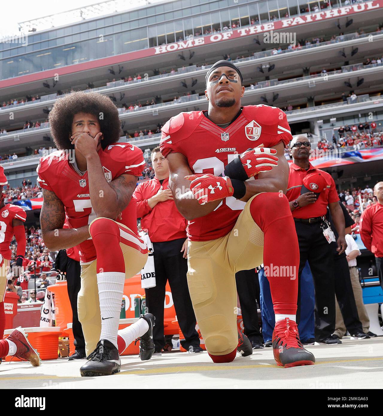 Dallas Cowboys Kneel, and Then Stand, Before Monday Night Game, San  Antonio News, San Antonio