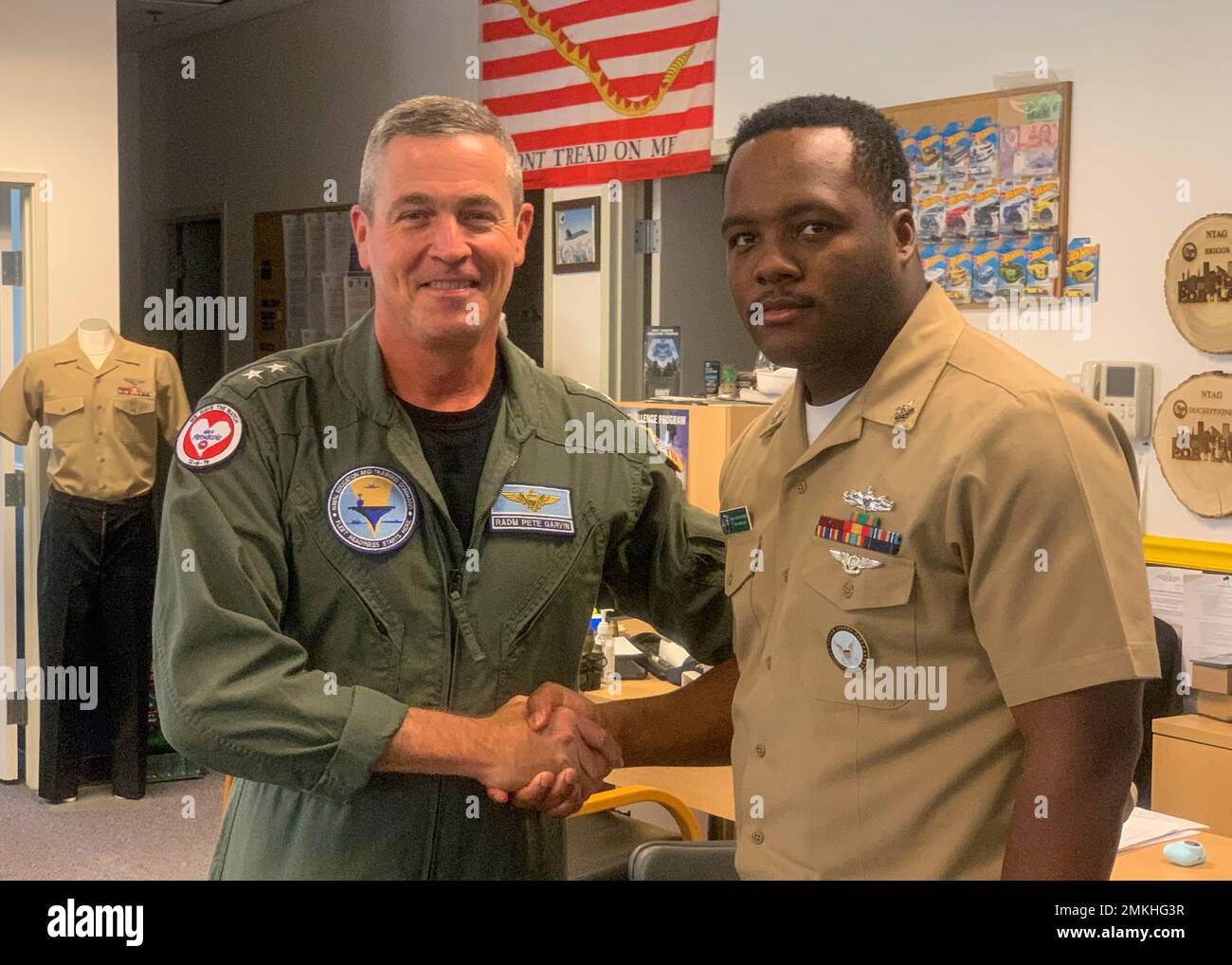 Navy recruiting station sparks hi-res stock photography and images - Alamy