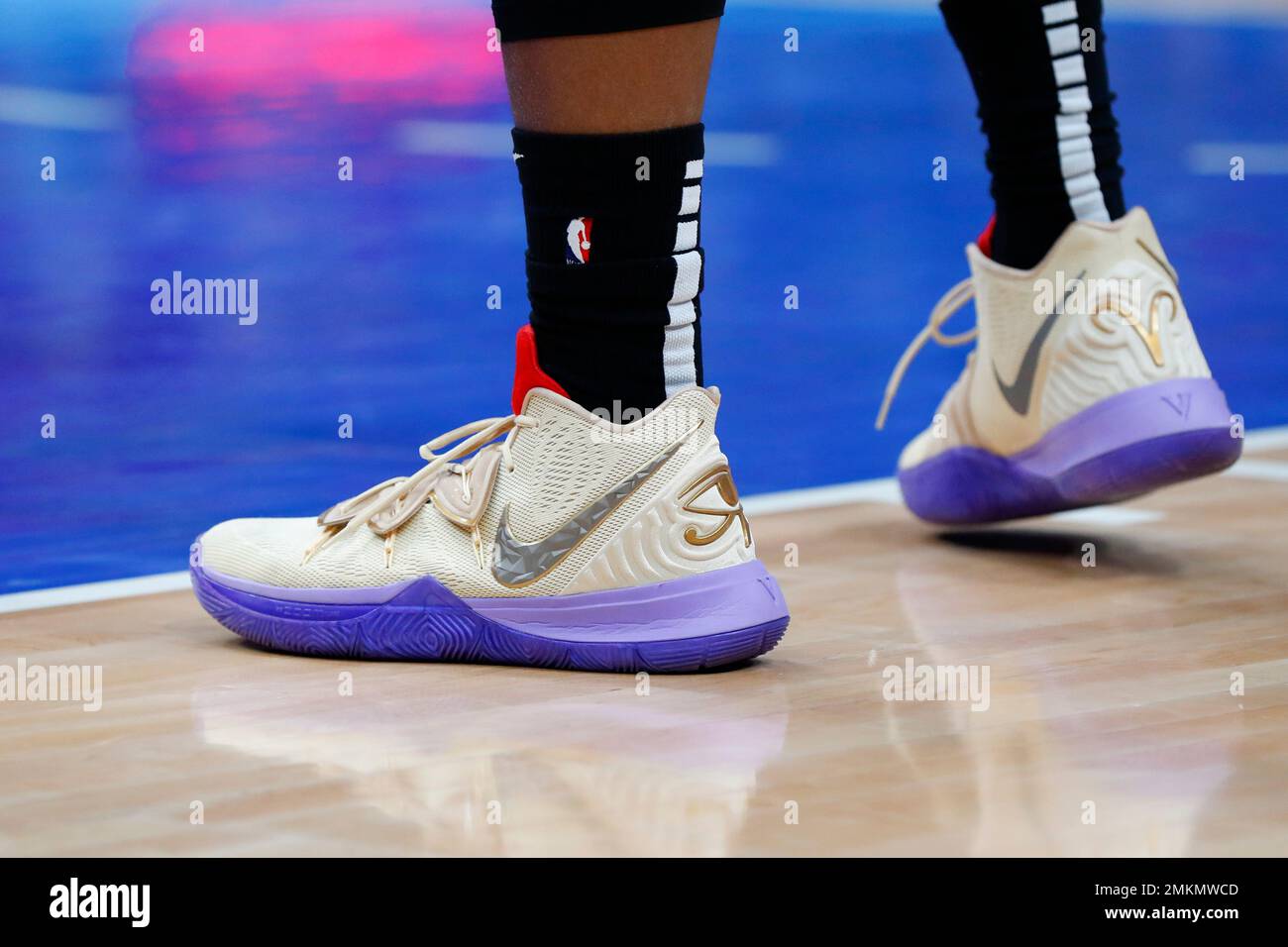 Detroit pistons sales nike shoes