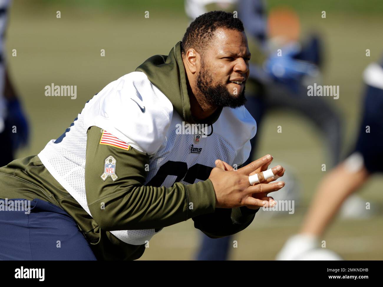 Los Angeles Rams' Ndamukong Suh puts on his helmet at the NFL football  team's practice in Thousand Oaks, Calif., Tuesday, May 29, 2018. (AP  Photo/Michael Owen Baker Stock Photo - Alamy