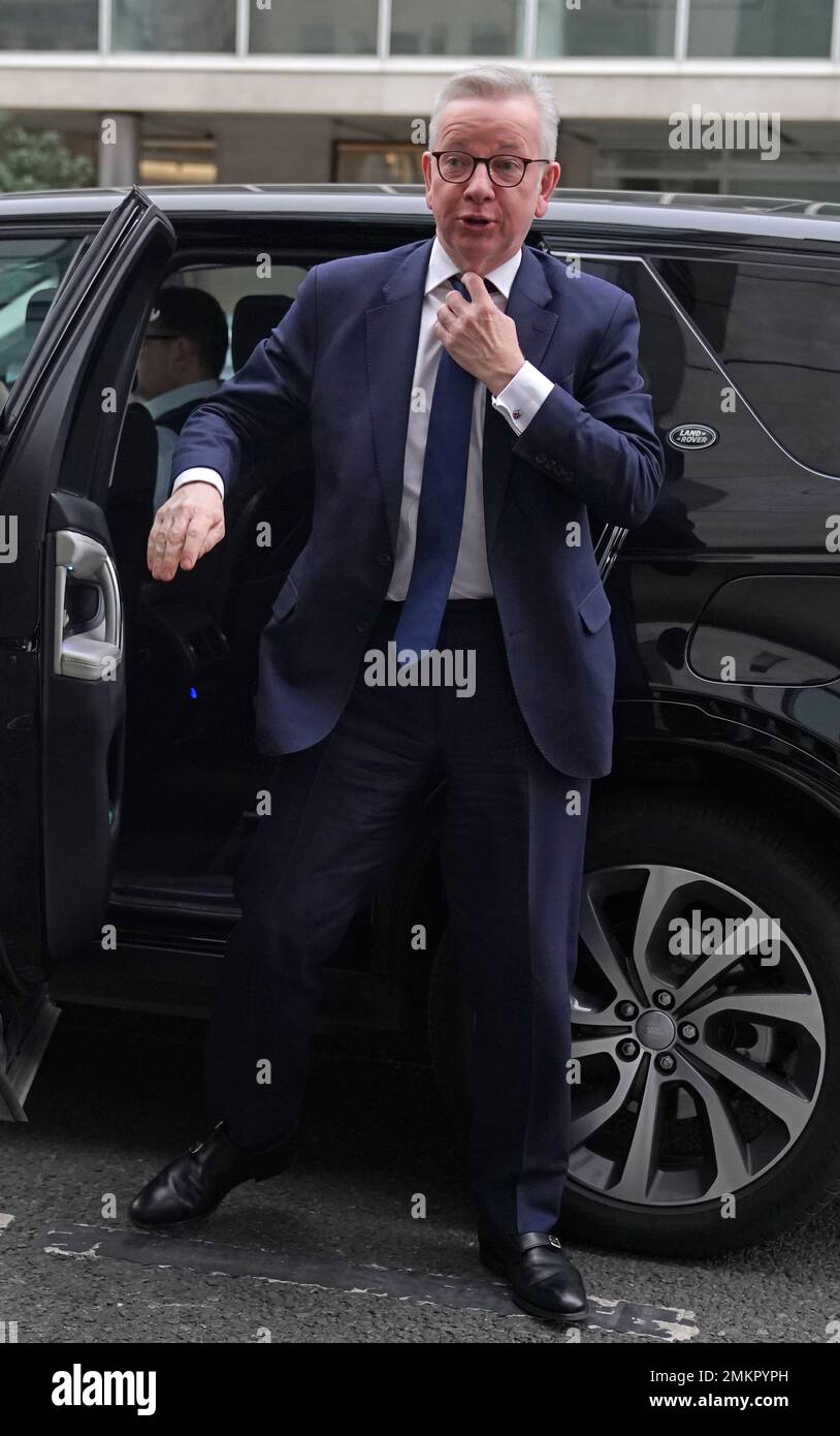 Levelling Up Secretary Michael Gove arriving at BBC Broadcasting House in London, to appear on the BBC One current affairs programme, Sunday with Laura Kuenssberg. Picture date: Sunday January 29, 2023. Stock Photo