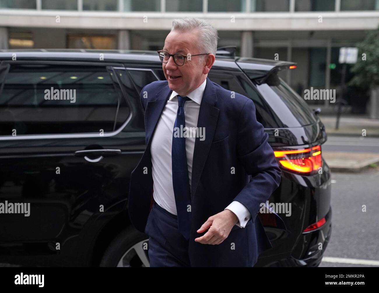 Levelling Up Secretary Michael Gove arriving at BBC Broadcasting House in London, to appear on the BBC One current affairs programme, Sunday with Laura Kuenssberg. Picture date: Sunday January 29, 2023. Stock Photo