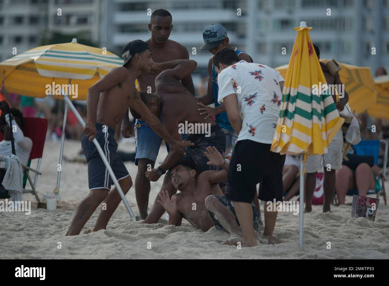People beat up an unidentified man whom they claim was an alleged pickpocket, on Copacabana
