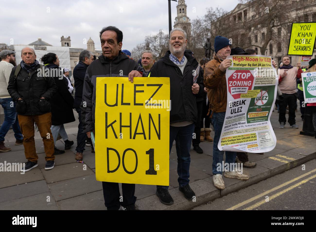 Anti-Ulez protesters in Trafalgar Square, London, protesting against implementation of the charge expected to affect 160,00 cars and 42,00 vans daily. Stock Photo