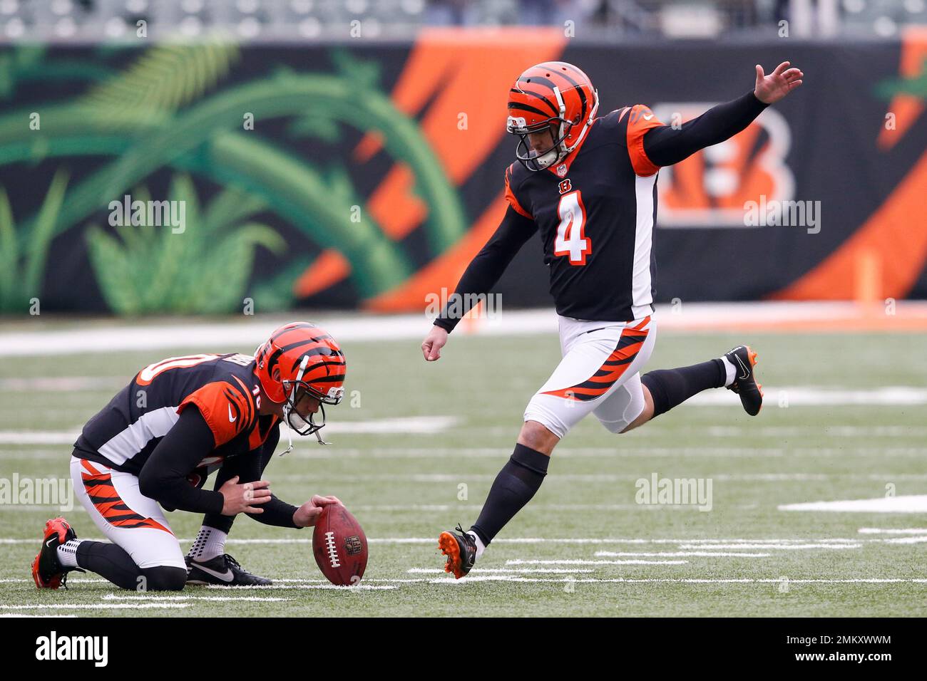 Cincinnati Bengals kicker Randy Bullock practices before an NFL