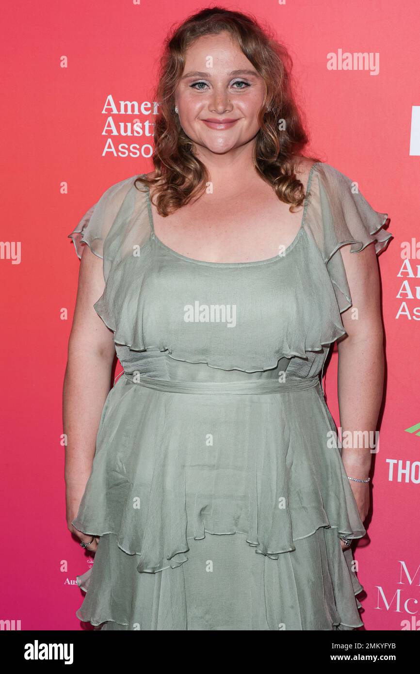 danielle macdonald weight loss Image 8