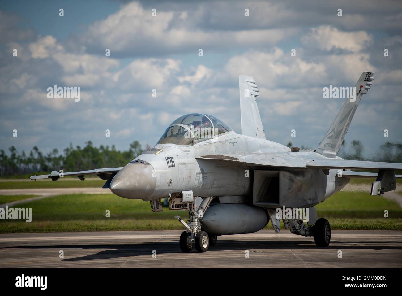 A U.S. Navy F/A-18 Super Hornet assigned to Strike Fighter Squadron (VFA) 2, Naval Air Station Lemoore, California, taxis on the flight line during Weapons System Evaluation Program-East 22.12 at Tyndall Air Force Base, Florida, Sept. 12, 2022. WSEP-E 22.12 is a formal, two-week evaluation exercise designed to test a squadron’s capabilities to conduct live-fire weapons systems during air-to-air combat training missions. Stock Photo