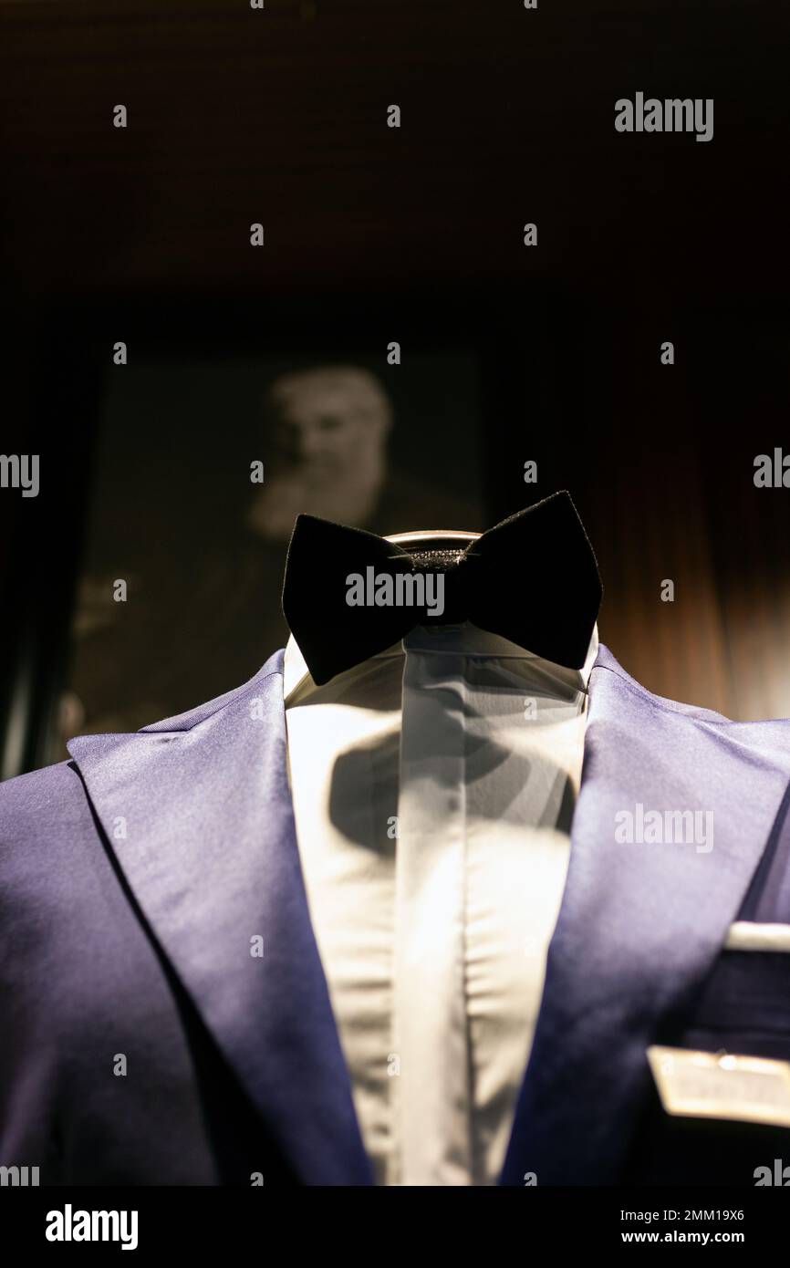 Black suit and no tie hi-res stock photography and images - Alamy