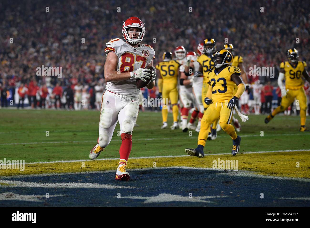 Kansas City Chiefs tight end Travis Kelce (87) scores a touchdown against the Los Angeles Rams during the second half of an NFL football game, Monday, Nov. 19, 2018, in Los Angeles. (AP Photo/Kelvin Kuo) Stock Photo