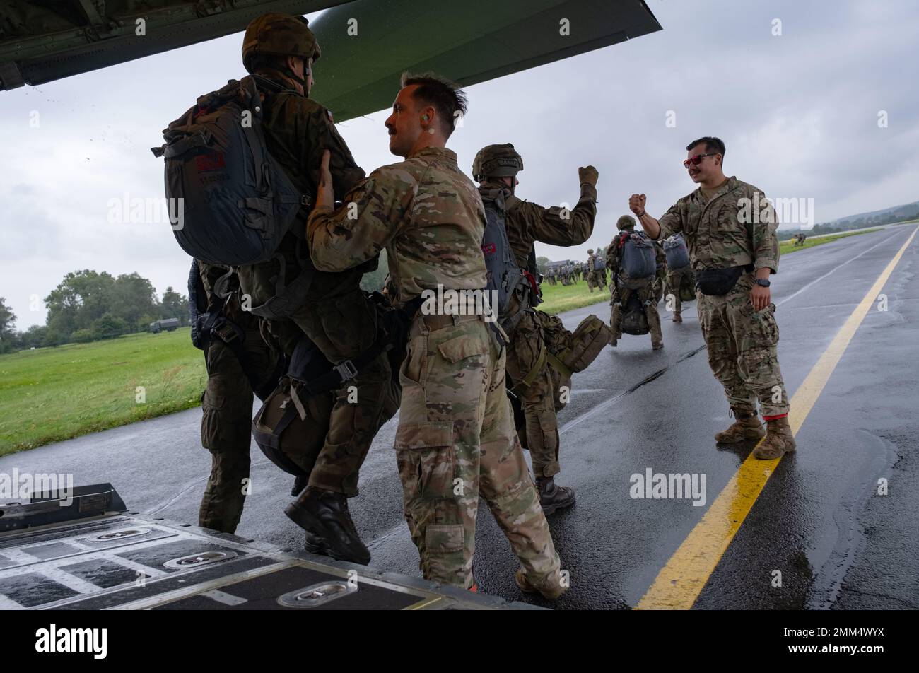 DVIDS - Images - MacDill Defenders knock it out of the park. [Image 5 of 7]