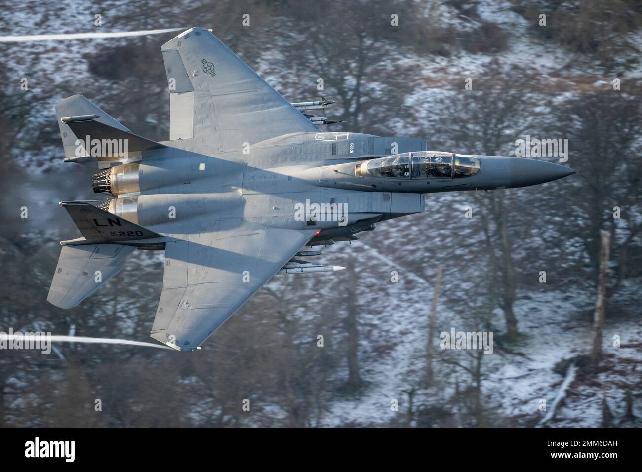 F-15E Strike Eagle Tahoe flight low level winter sortie, in LFA17 at Ullswater in the lake district flying at 500ft, 500 knots. Stock Photo