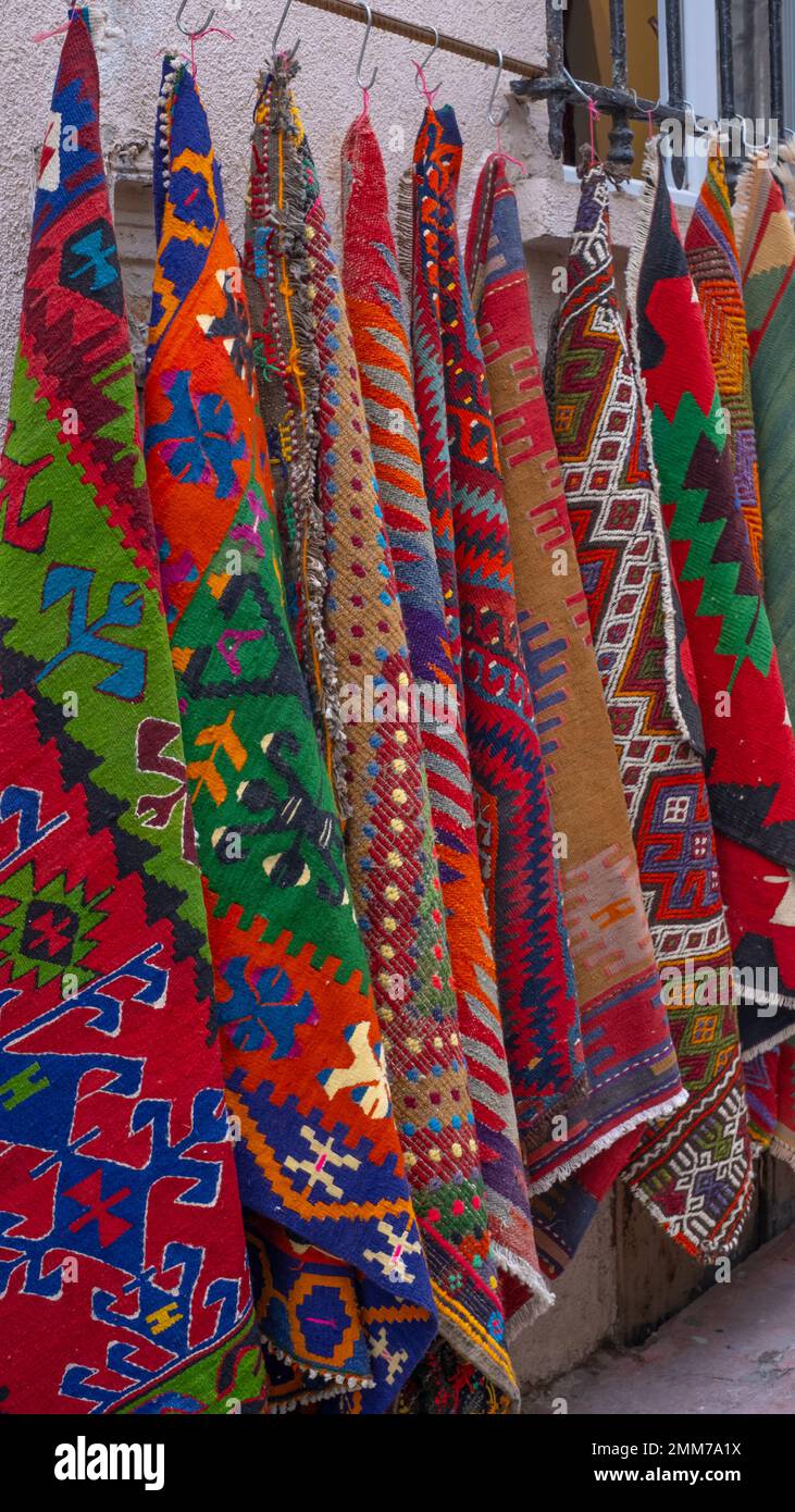 Rug weaving iran hi-res stock photography and images - Alamy