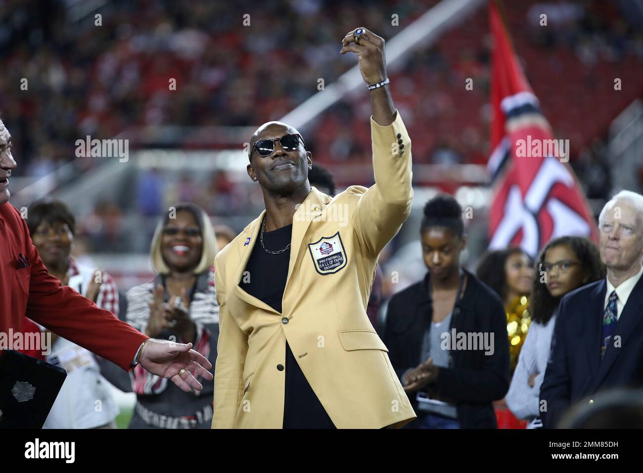 Terrell Owens to receive Hall of Fame ring at halftime of 49ers game