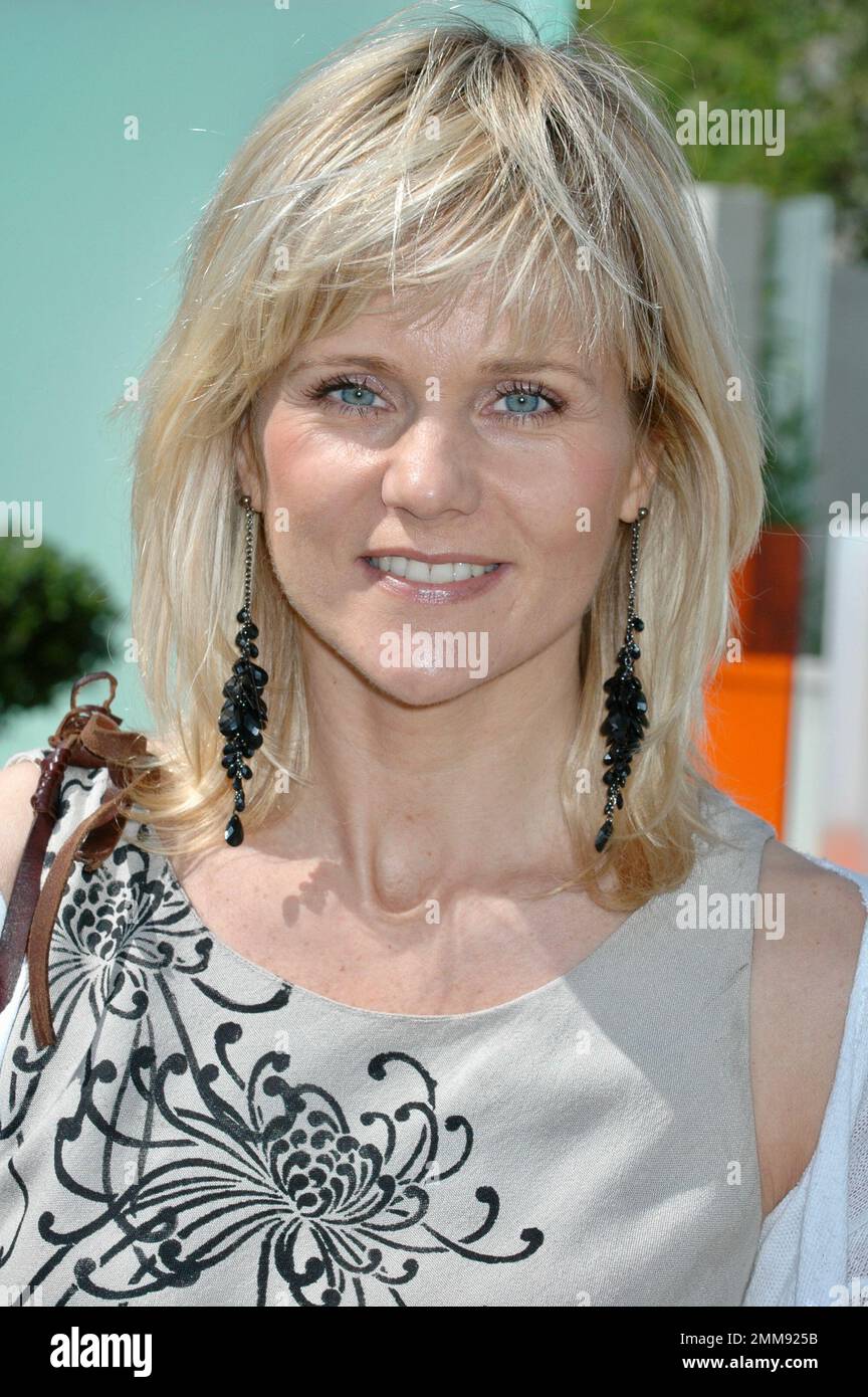 Linda Barker Chelsea Flower Show London UK Stock Photo Alamy linda-barker-chelsea-flower-show-london-uk-stock-photo-alamy