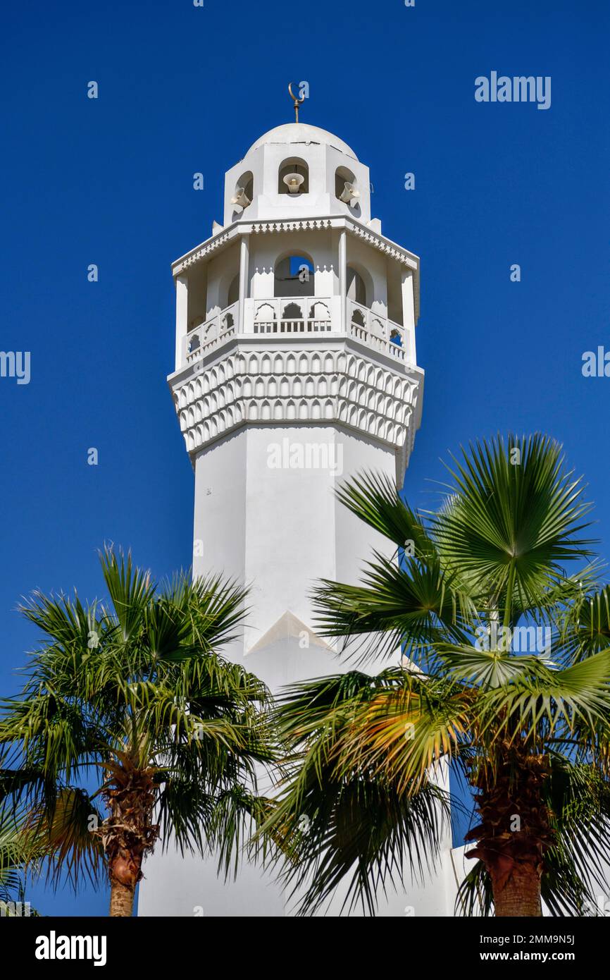 Minaret of the Jawzaa Al-Qahtani Mosque on the Corniche, Al Khobar, ash-Sharqiyya Province, Persian Gulf, Saudi Arabia Stock Photo