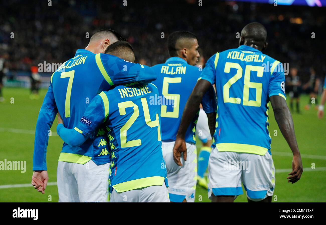 Lorenzo Insigne of SSC Napoli celebrates scoring their side's