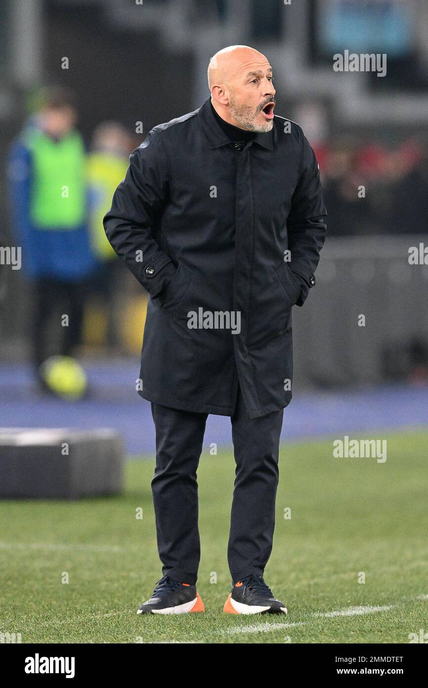 Milan, Italy. 01st May, 2022. Vincenzo Italiano , head coach of Afc  Fiorentina looks on during the Serie A match between Ac Milan and Acf  Fiorentina at Stadio Giuseppe Meazza on May,1