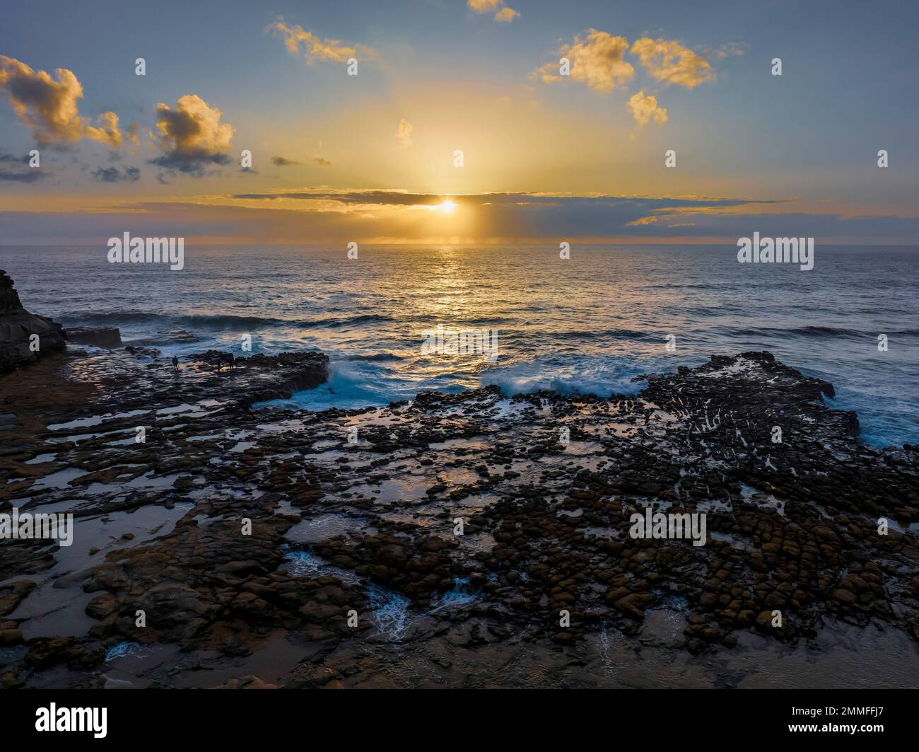 Rock platfform hi-res stock photography and images - Alamy