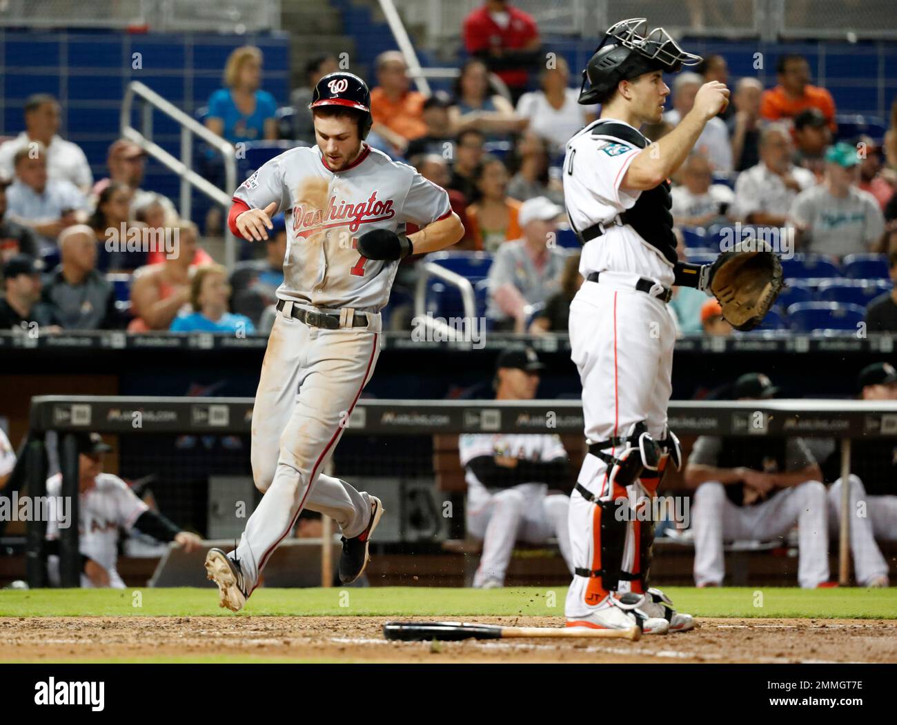 Washington Nationals' Trea Turner (7) scores on a single by Anthony ...