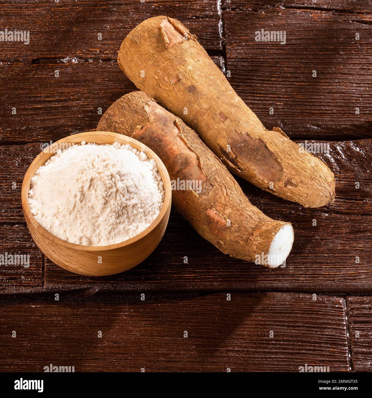Manihot esculenta - Bowl with cassava starch Stock Photo - Alamy