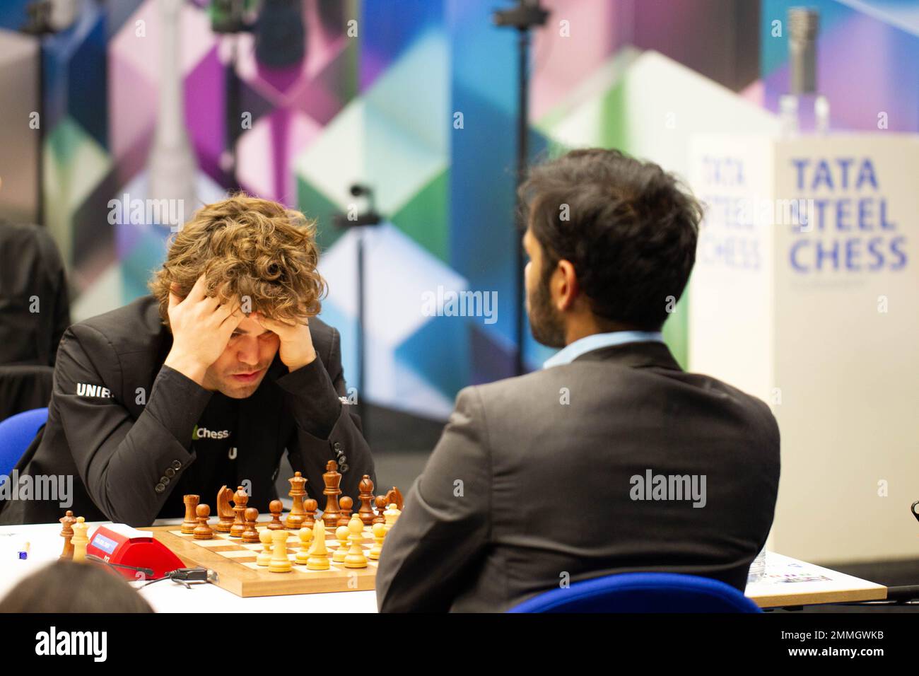 Jerusalem, Israel. 14th December, 2019. WESLEY SO (L), 27, of the USA,  competes with IAN NEPOMNIACHTCHI (R), 29, of Russia, in Round 2, Game 1, of  the final leg of the World