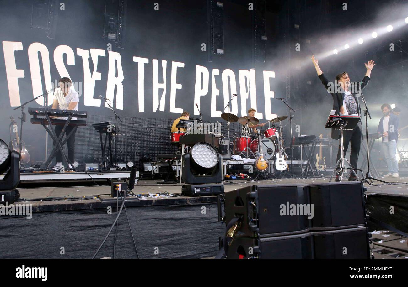 Mark Foster, Sean Cimino, Isom Innis and Mark Pontius with Foster The ...