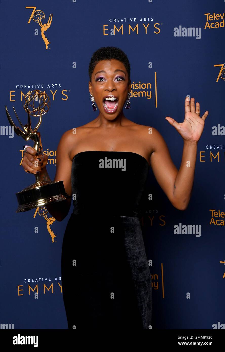 Samira Wiley, winner of the award for outstanding guest actress in a(02)