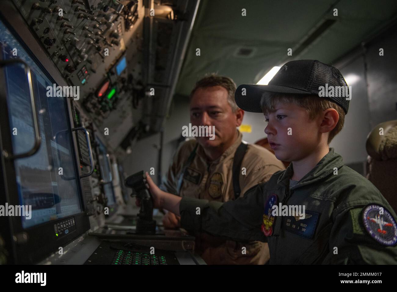 john-wilhelm-aviation-enforcement-agent-shows-seth-wilkey-pilot-for