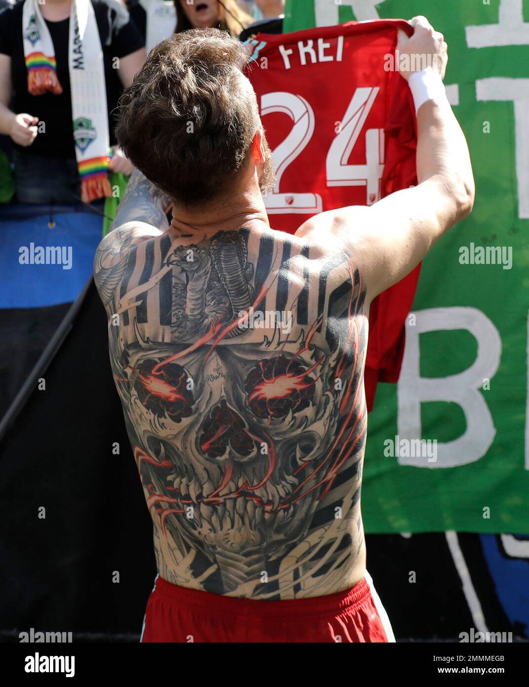 Anthony Davis bounces back from rough game with 29 points as Mavs beat  Rockets 122-109 | kens5.com, image size:1071x1390