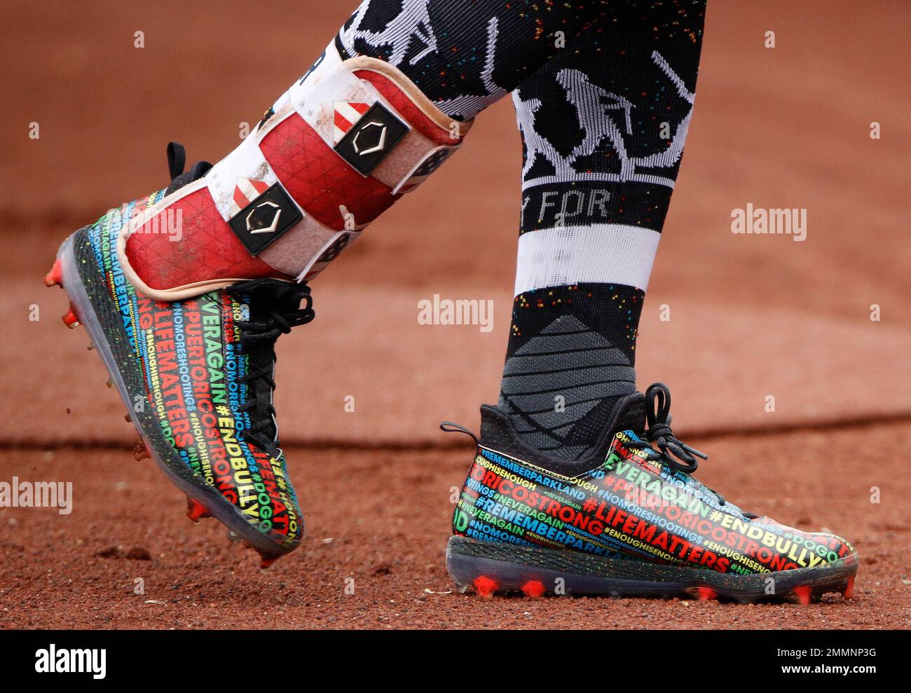 Lindor cleats 2025