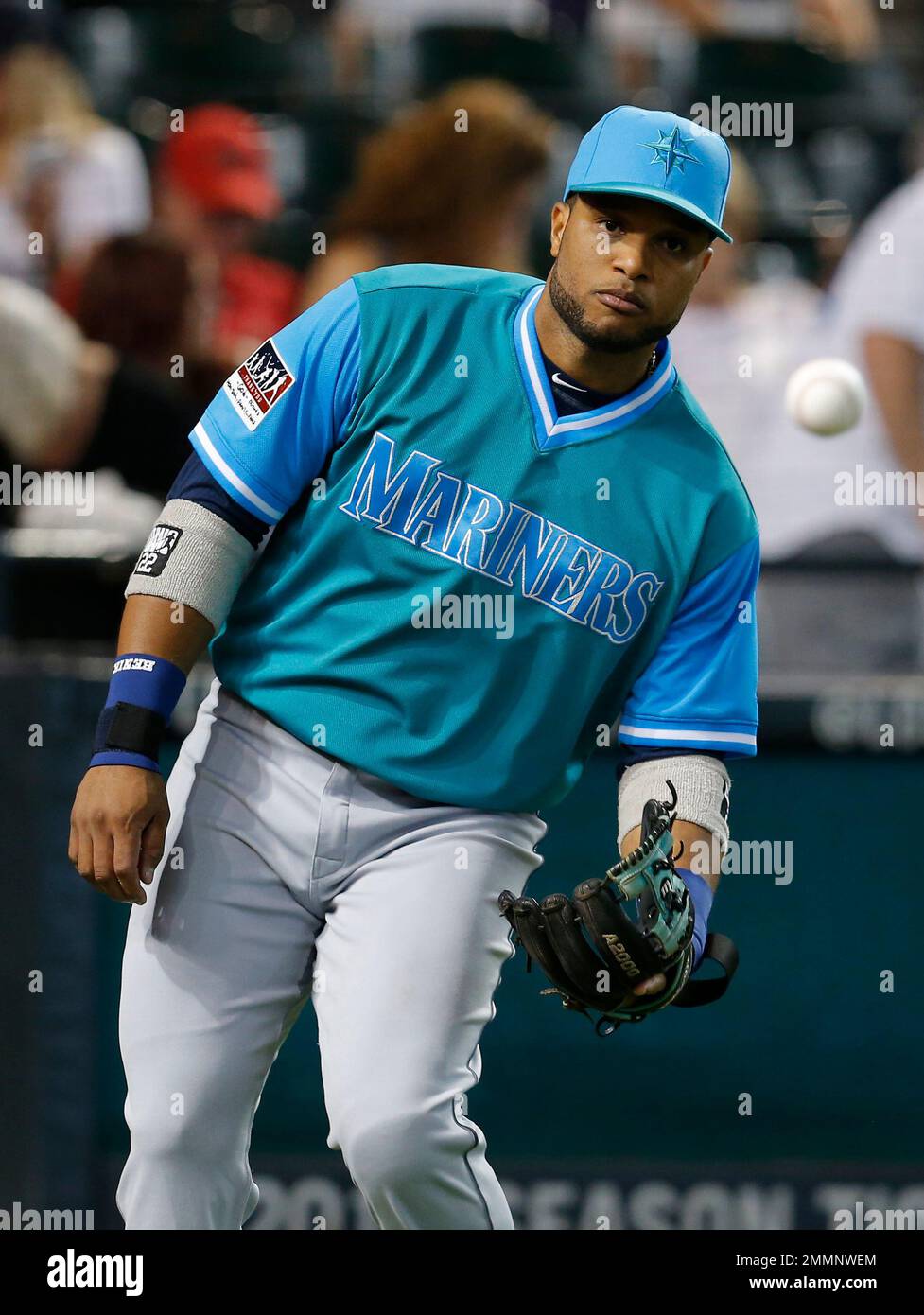 Seattle Mariners second baseman Robinson Cano (22) in the first