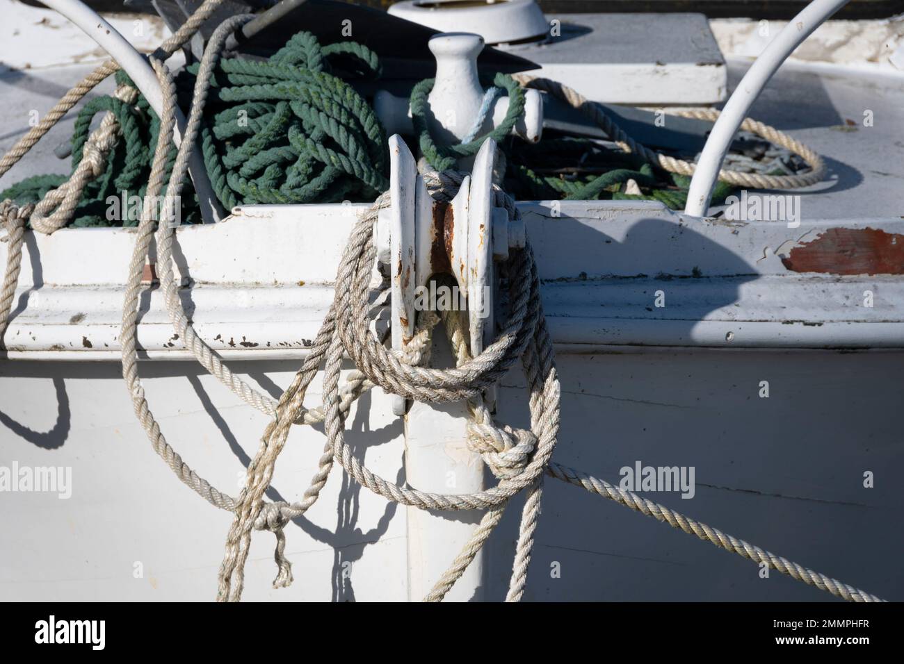 Mooring ropes on bow of boat, Motuoapu, Lake Taupo, North Island, New Zealand Stock Photo